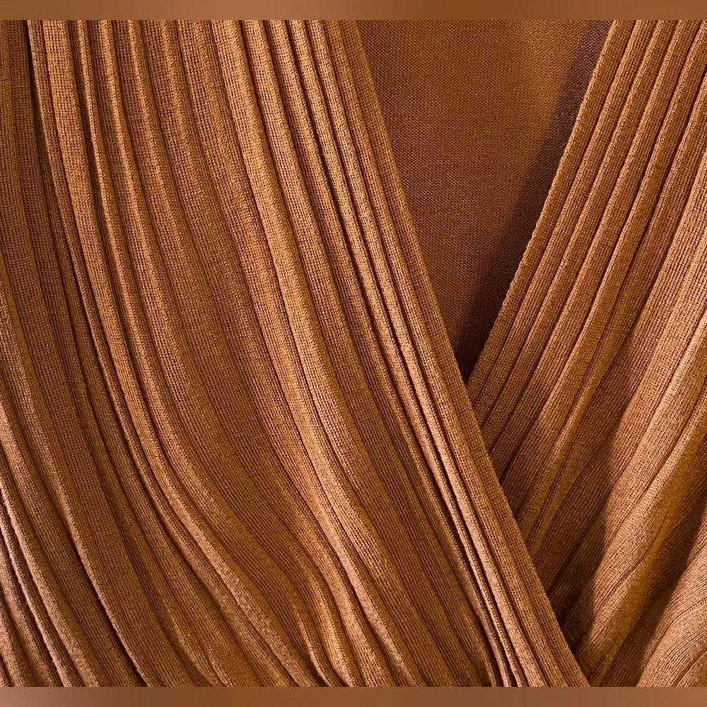 EUC New York And Co Wrap Stretch Sweater Vest Rust Brown Size Large - Picture 5 of 5